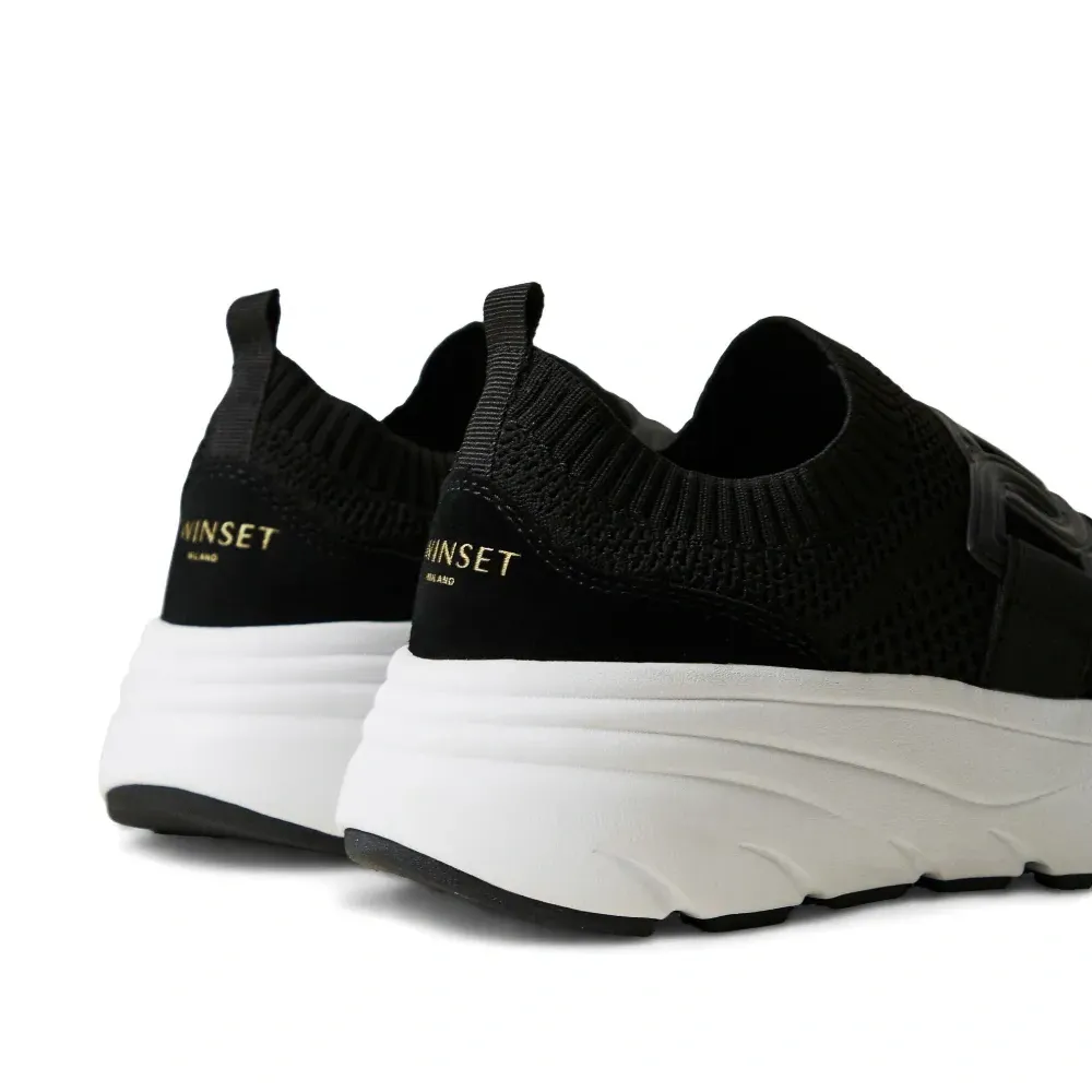 Кроссовки с сетчатыми вставками