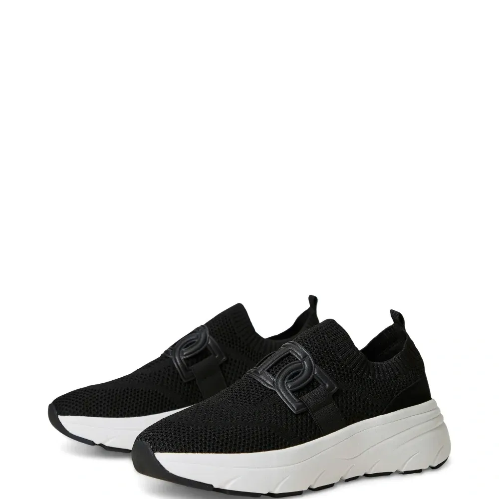 Кроссовки с сетчатыми вставками