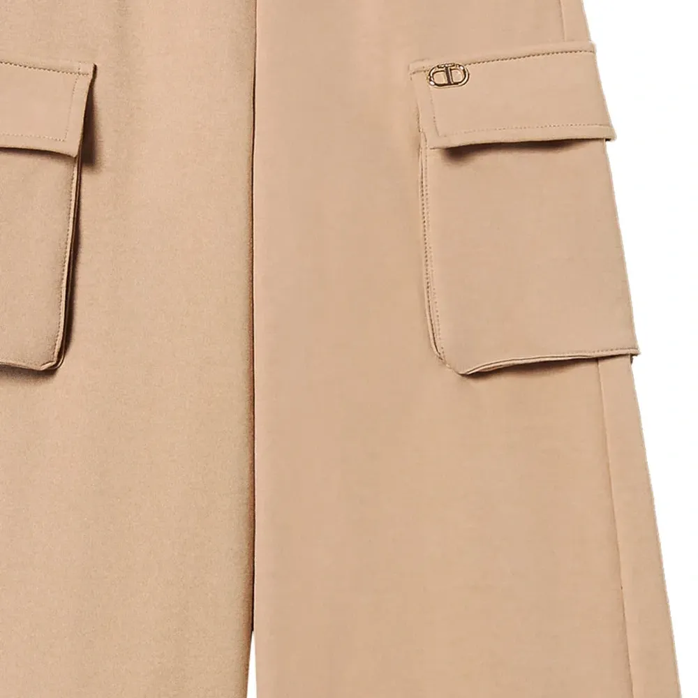 Брюки с накладными карманами