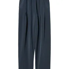 Широкие брюки со складками Широкие брюки со складками