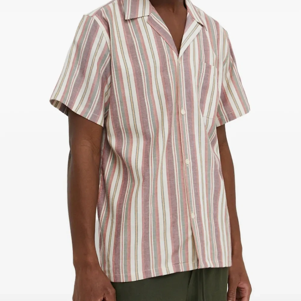 Полосатая рубашка с короткими рукавами