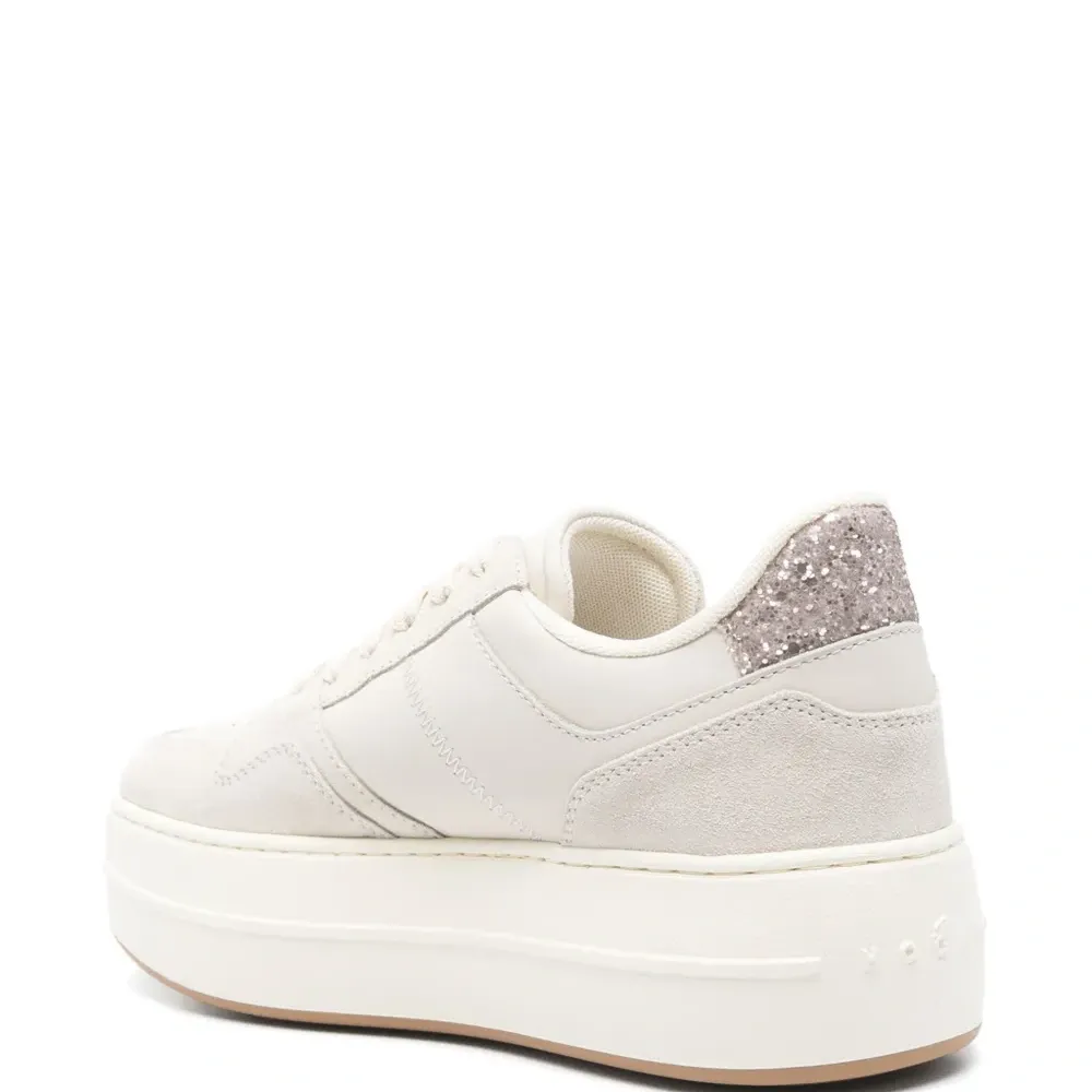 Кроссовки H670