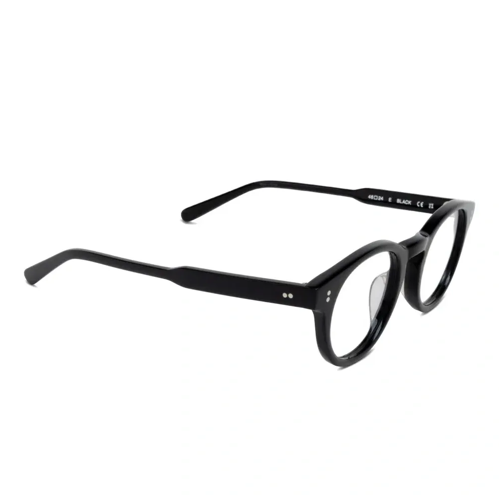 Очки в круглой оправе