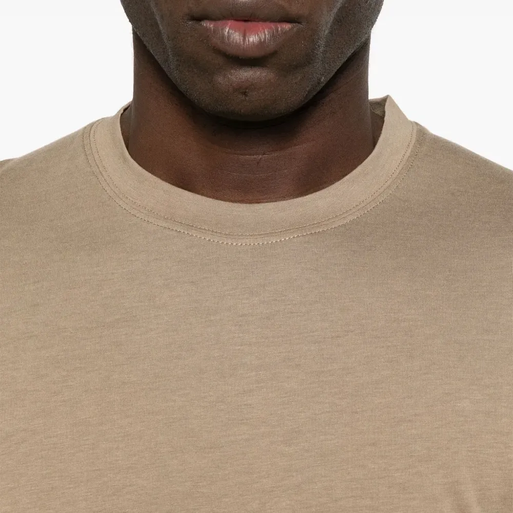 Футболка с круглым вырезом