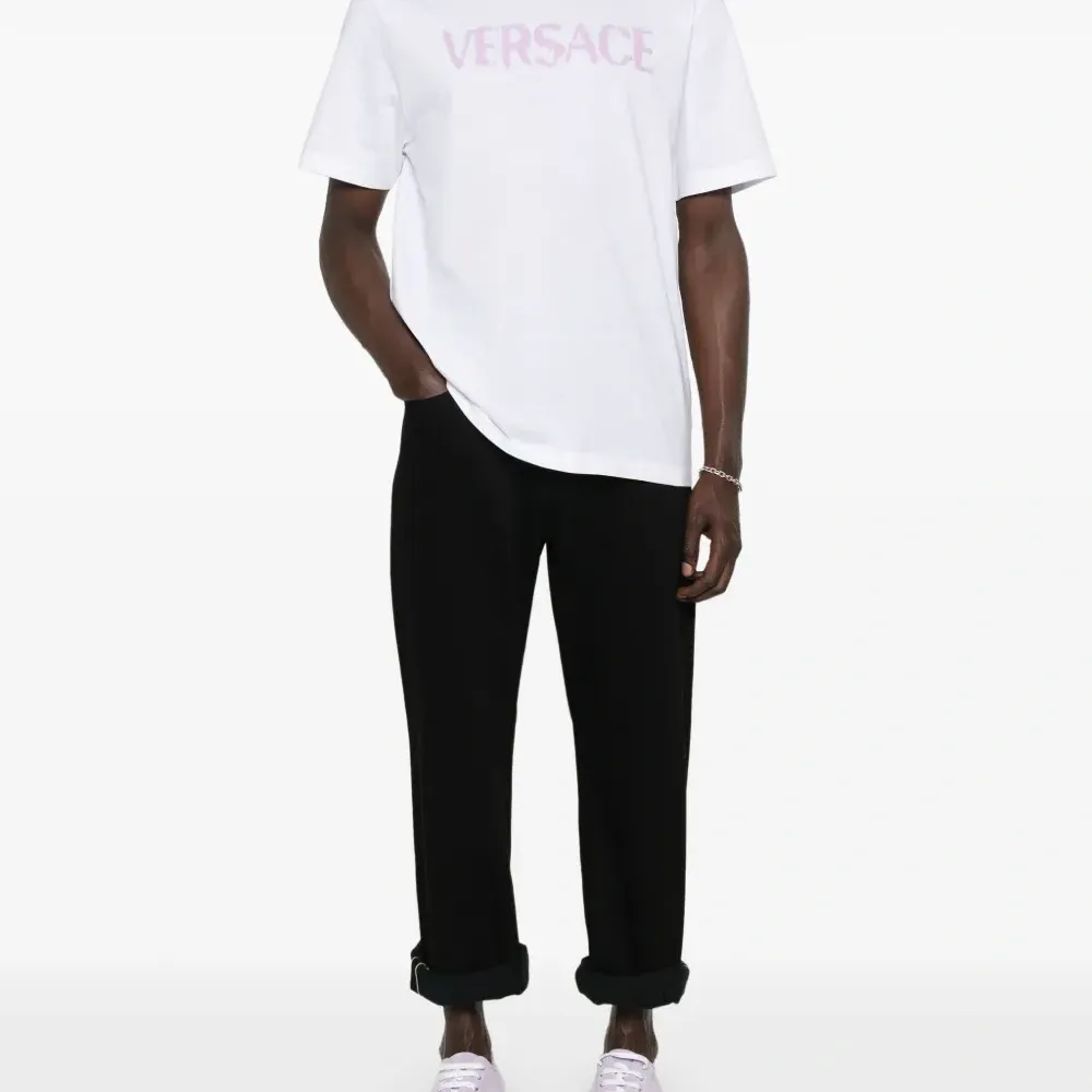 Футболка с логотипом