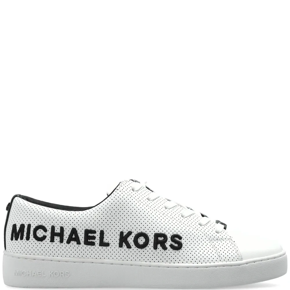 Кроссовки с вышитым логотипом