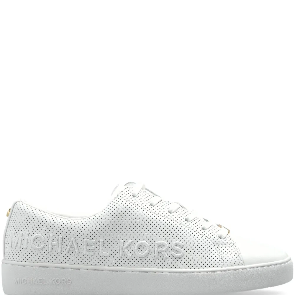 Кроссовки с вышитым логотипом