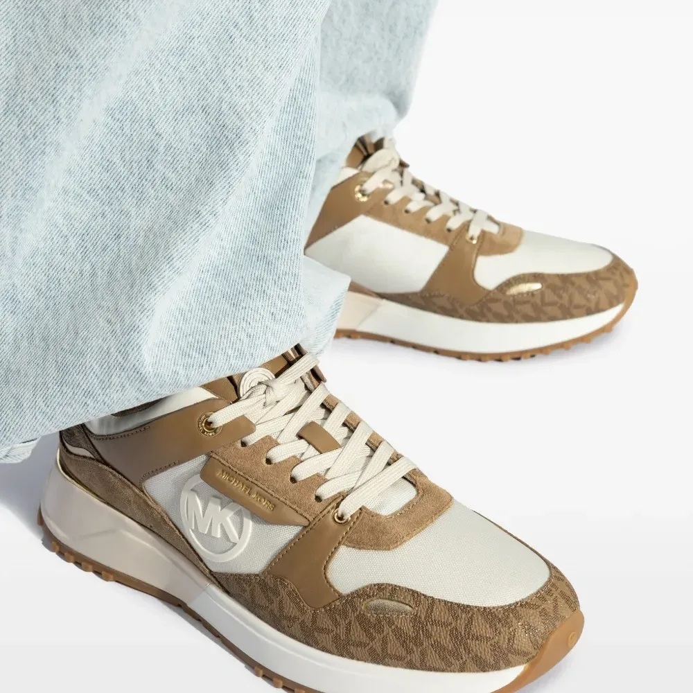 Кроссовки Theo