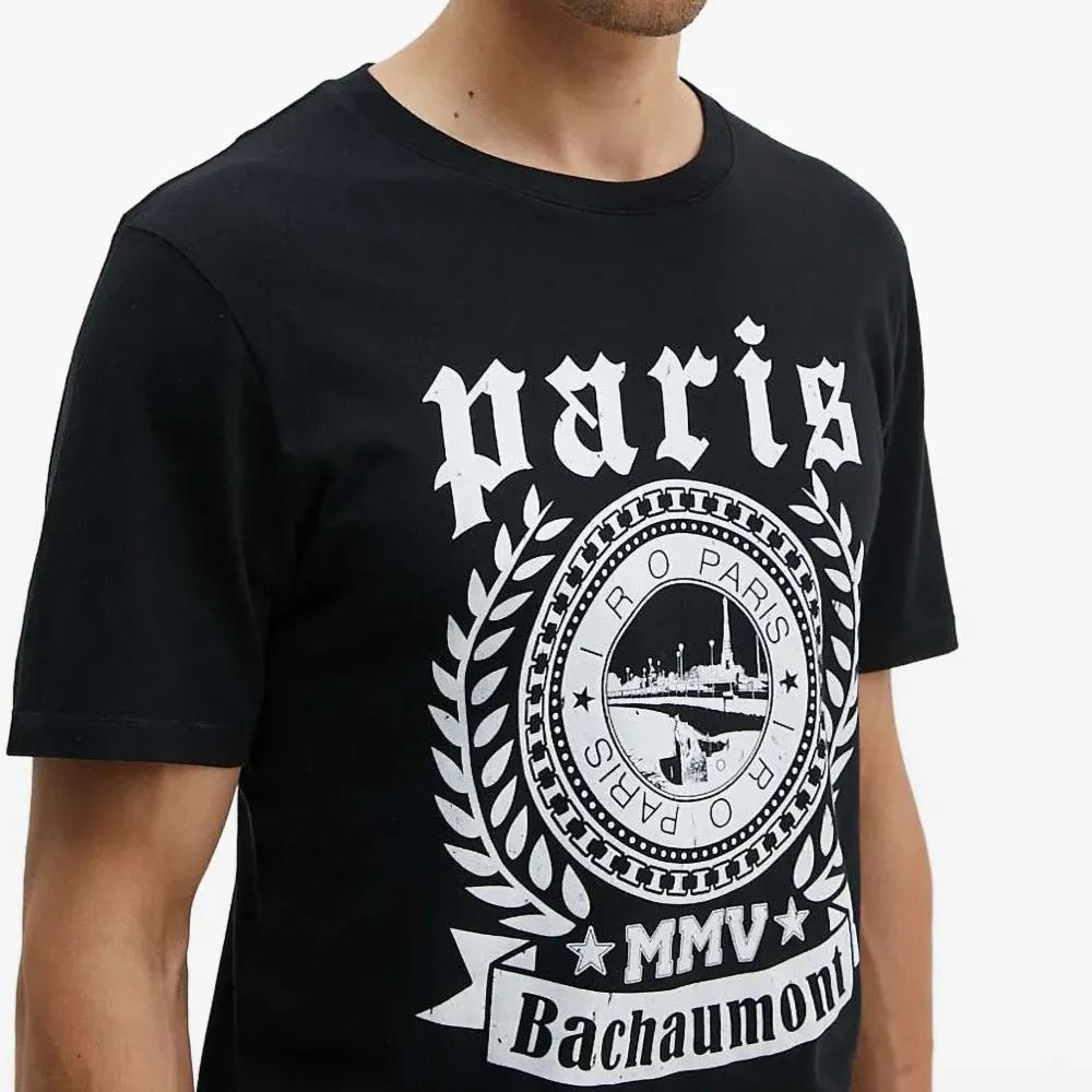 Футболка с графичным принтом