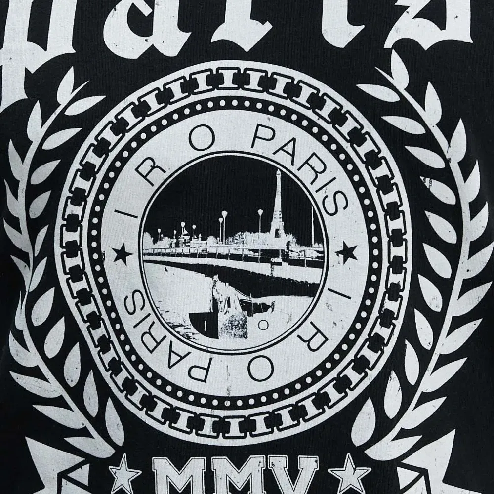 Футболка с графичным принтом