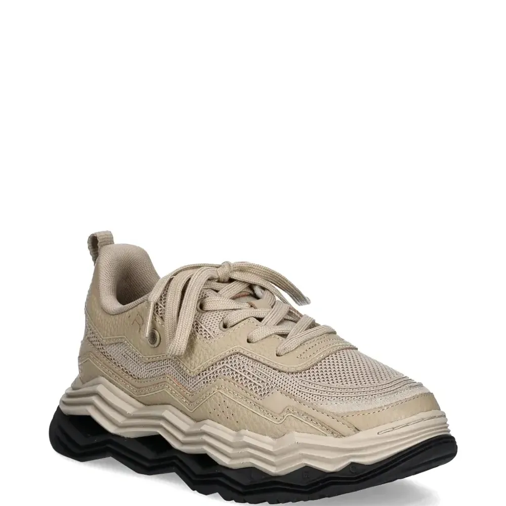 Кроссовки со вставками