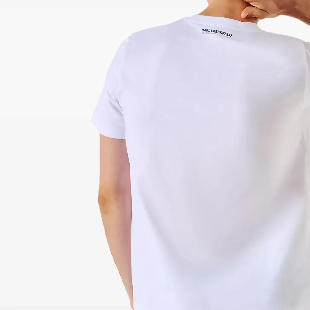 Футболка с логотипом