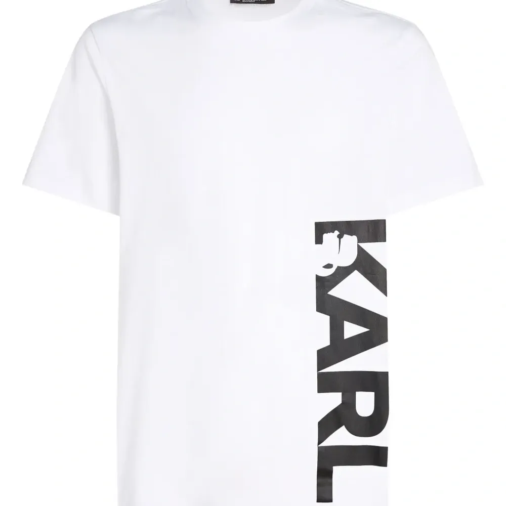 Футболка с логотипом