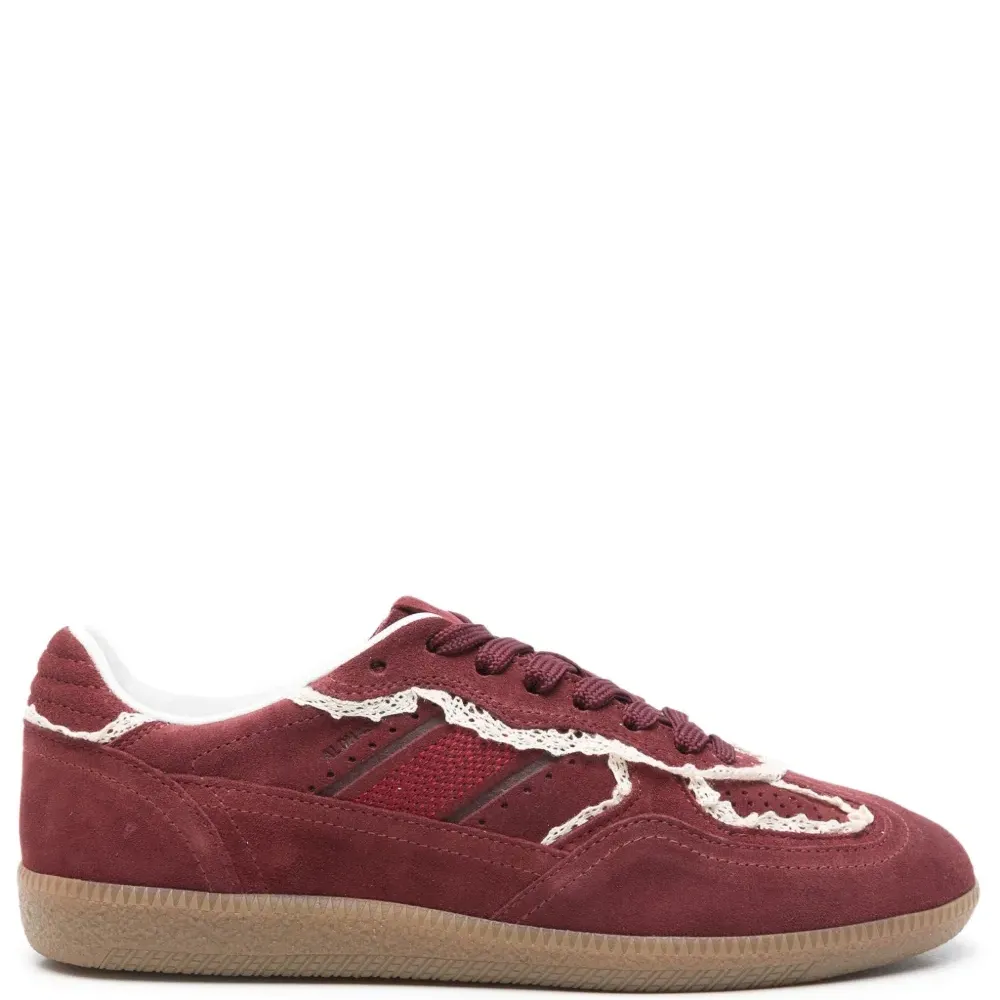 Кроссовки на шнуровке