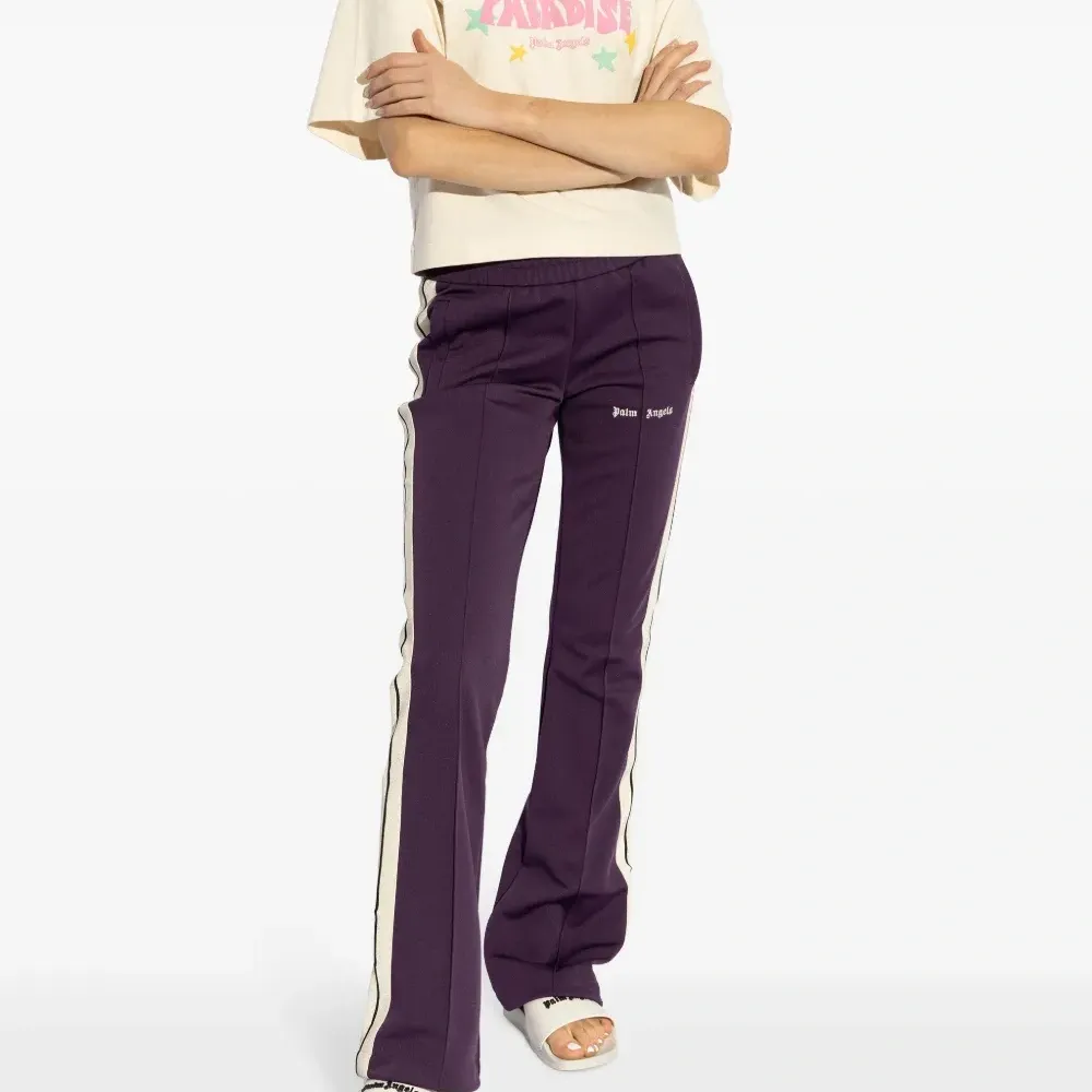 Шлепанцы с логотипом Шлепанцы с логотипом