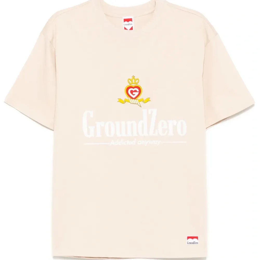 Футболка с логотипом