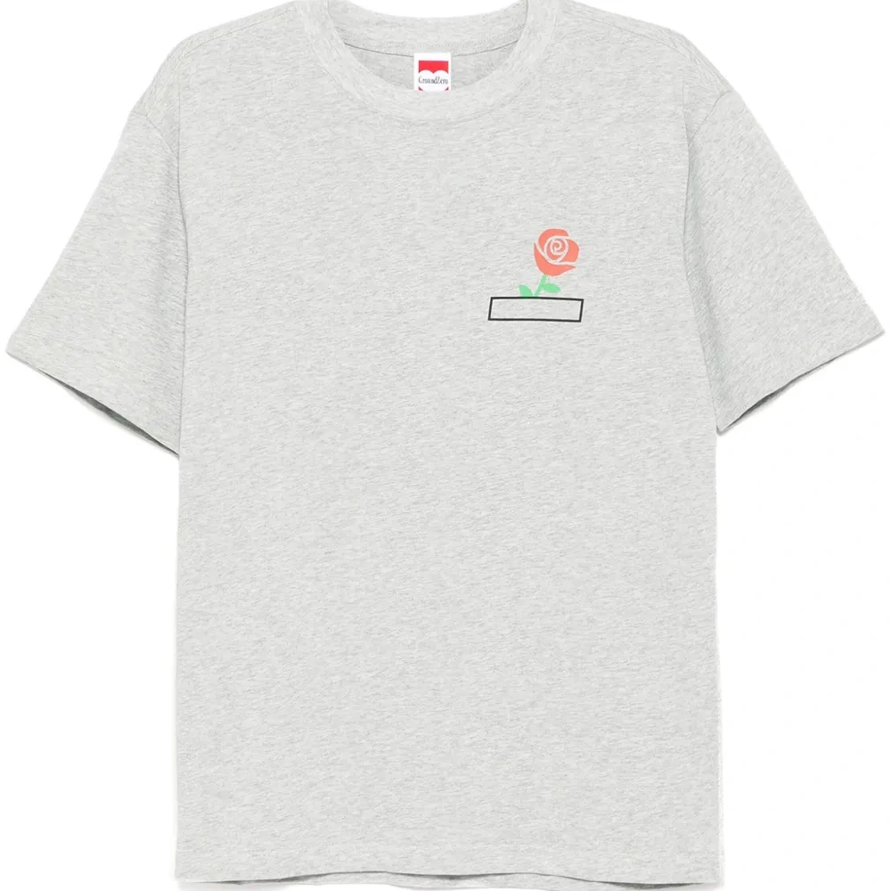 Футболка с логотипом