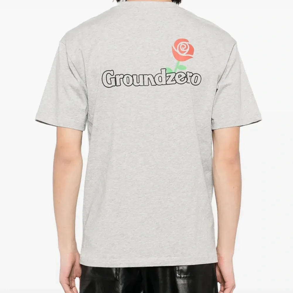 Футболка с логотипом