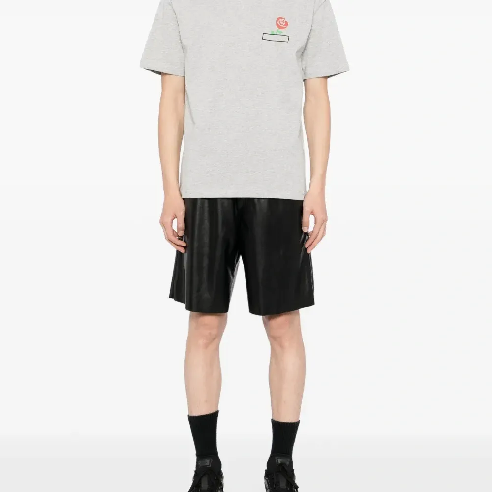 Футболка с логотипом