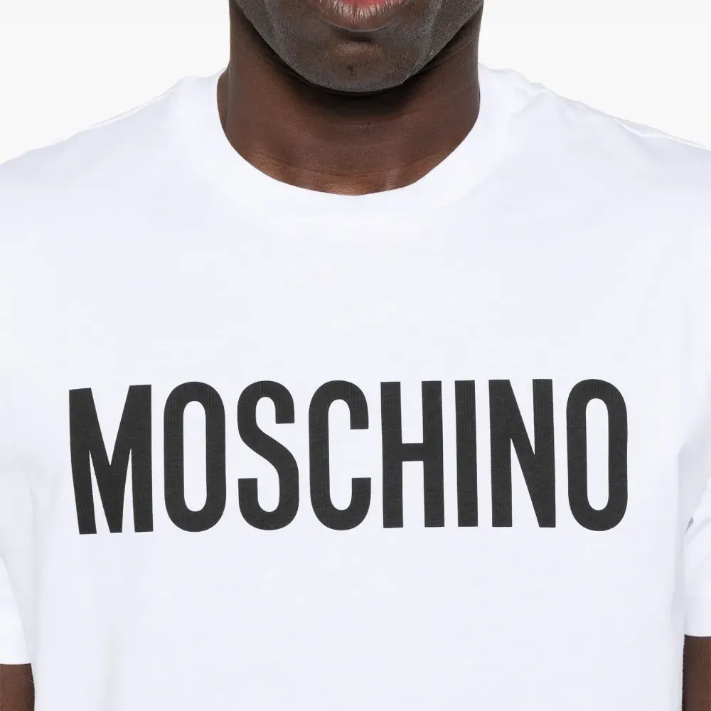 Футболка с логотипом