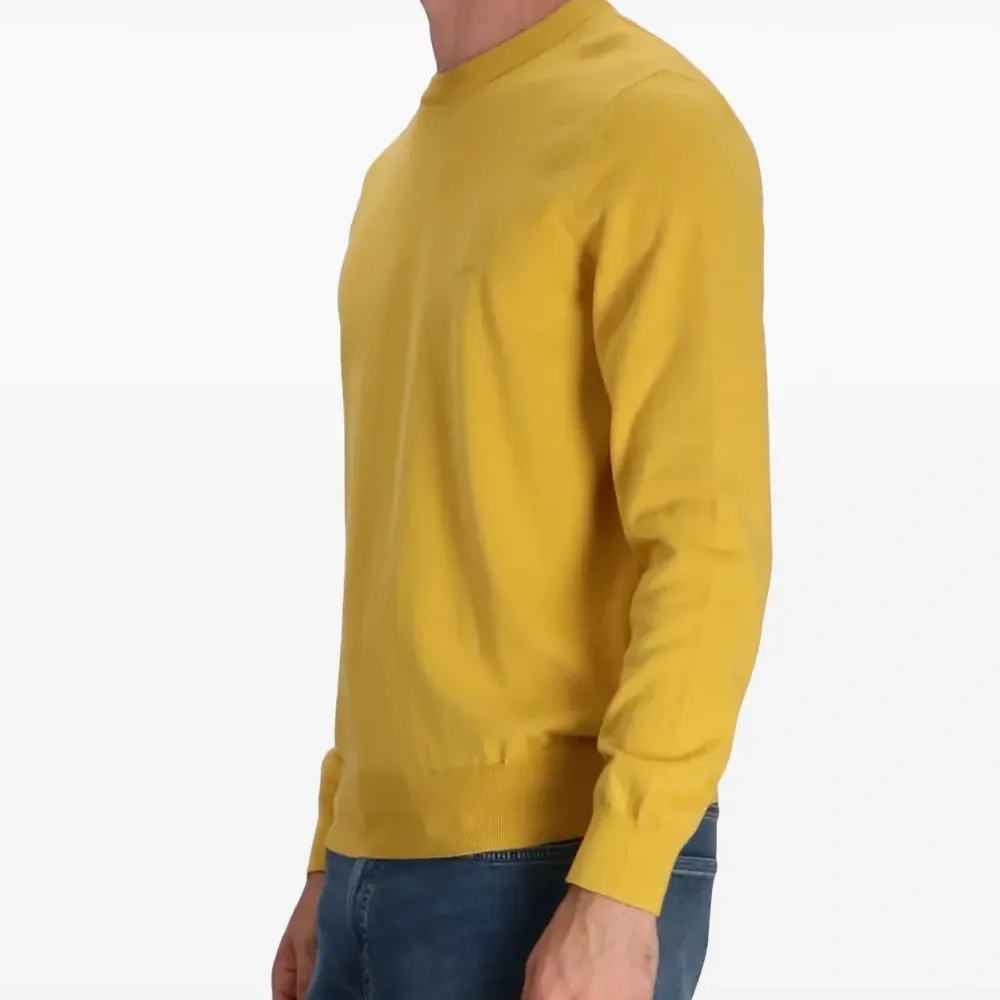 Джемпер с вышитым логотипом Джемпер с вышитым логотипом