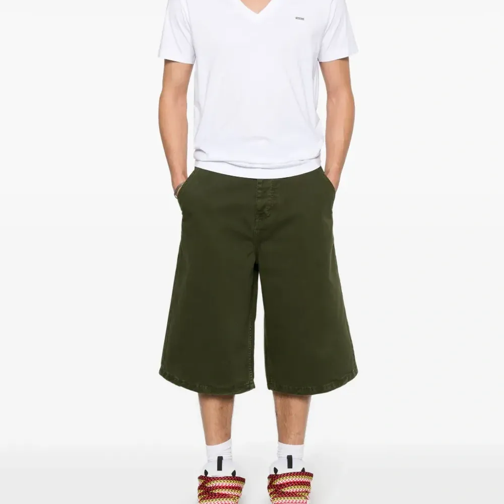 Футболка с V-образным вырезом Футболка с V-образным вырезом