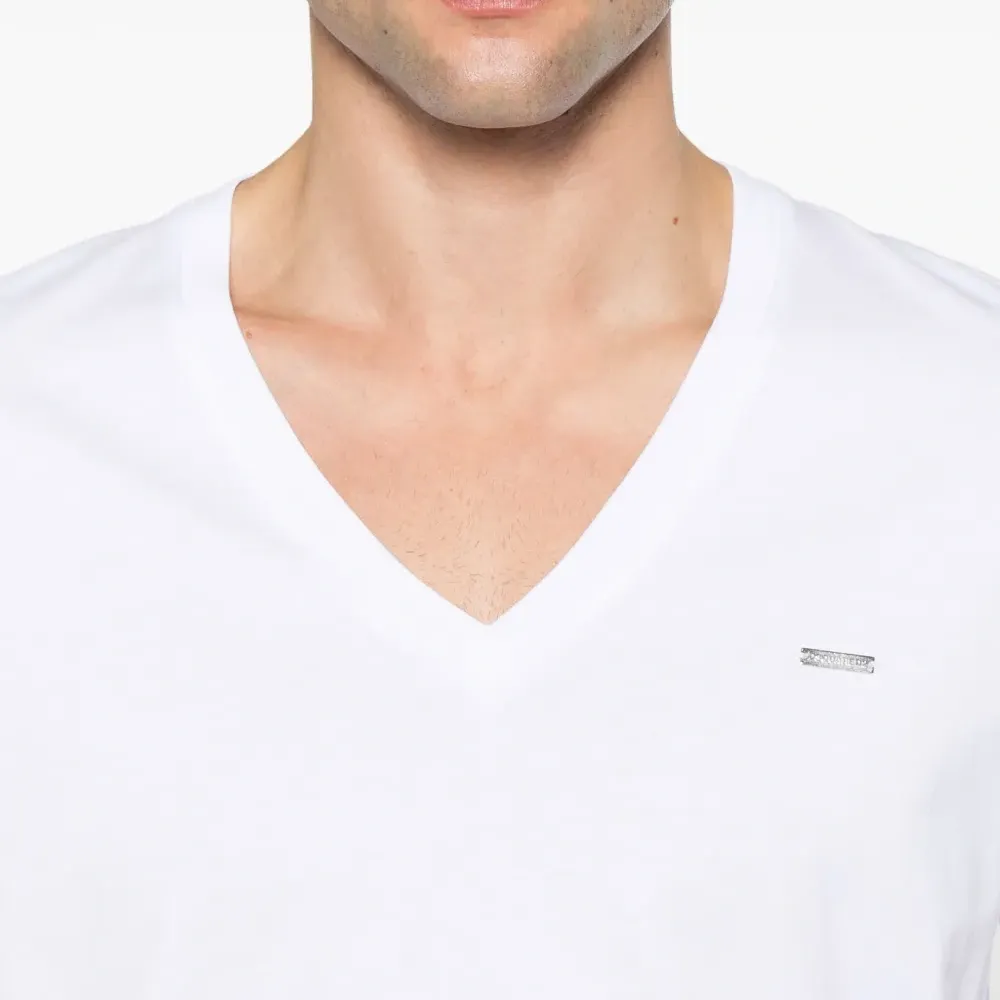 Футболка с V-образным вырезом Футболка с V-образным вырезом