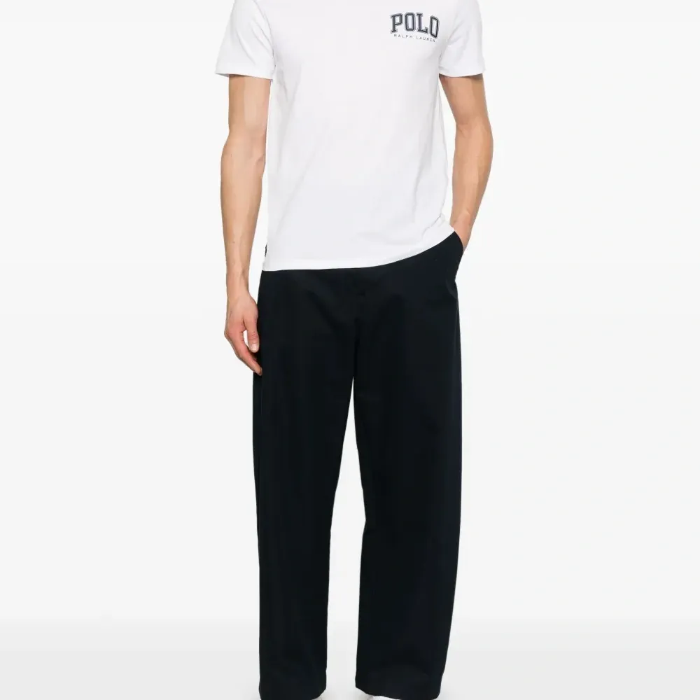 Футболка с логотипом