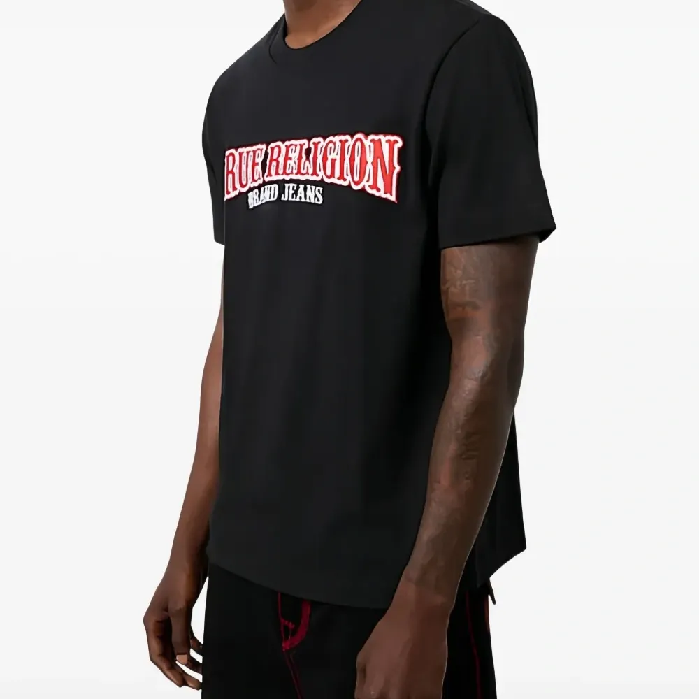 Футболка с вышивкой Футболка с вышивкой