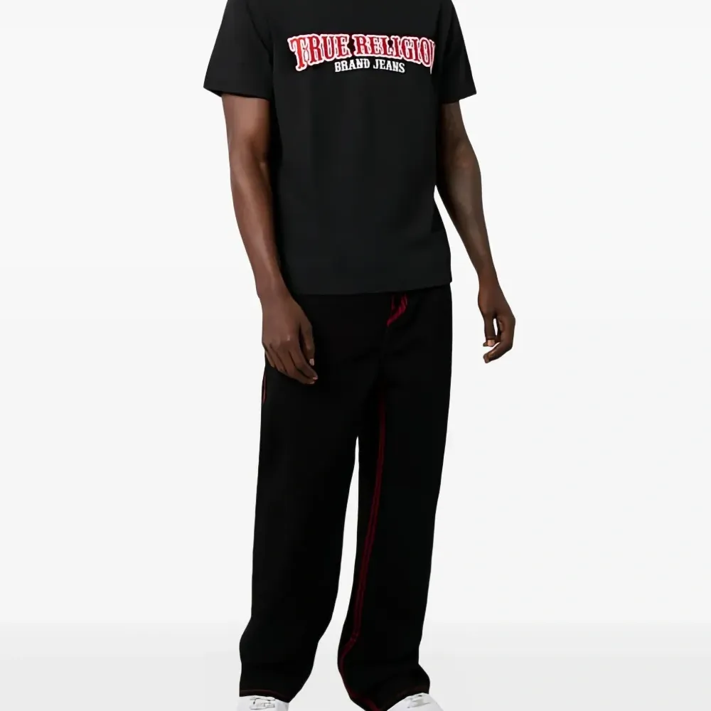 Футболка с вышивкой Футболка с вышивкой