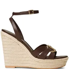 Босоножки с пряжкой-логотипом