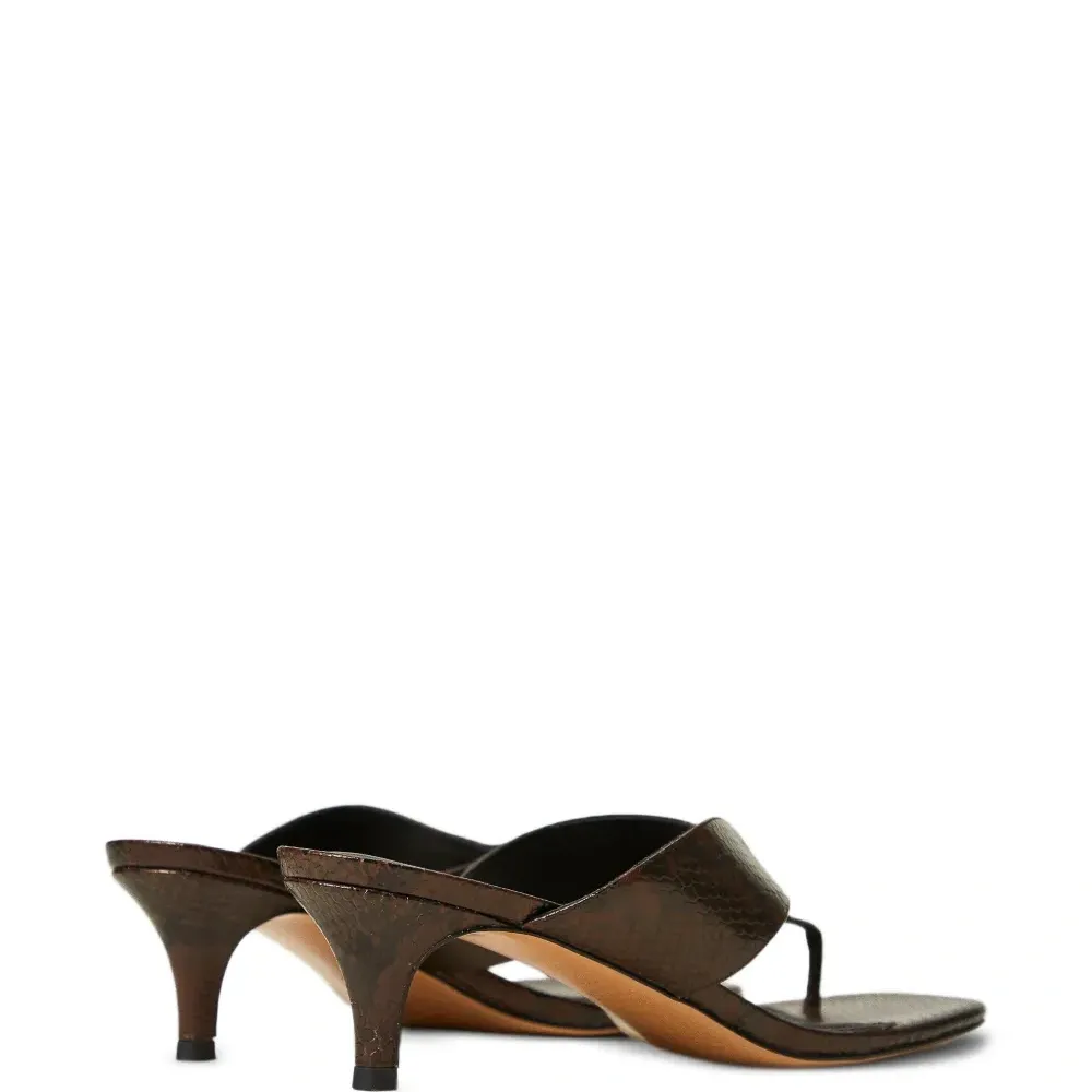 Сандалии с Т-образным ремешком