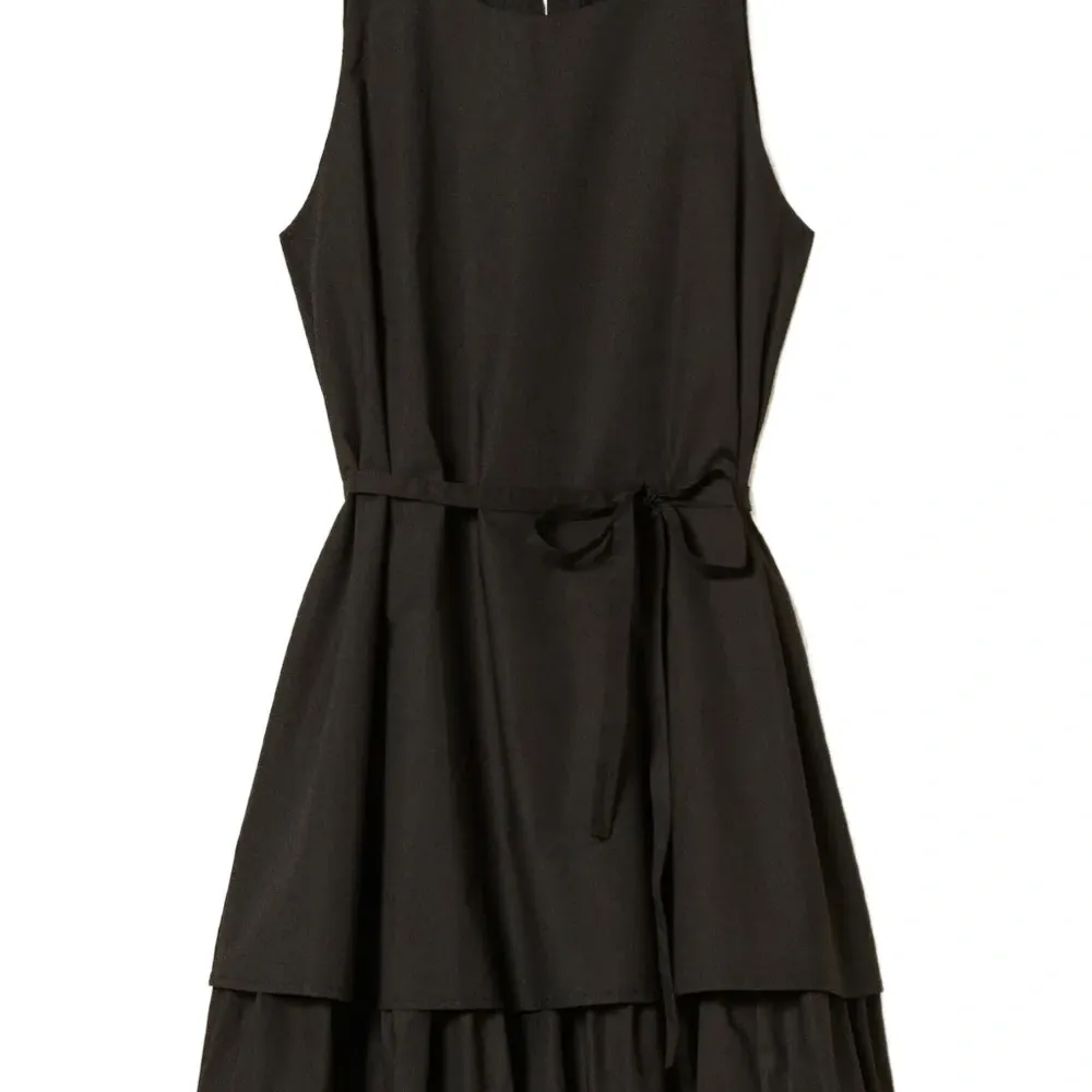 Платье с поясом