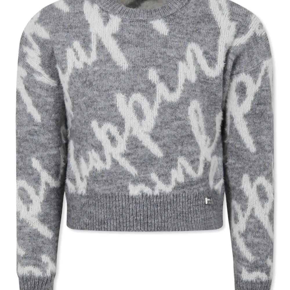 Свитер вязки интарсия с логотипом