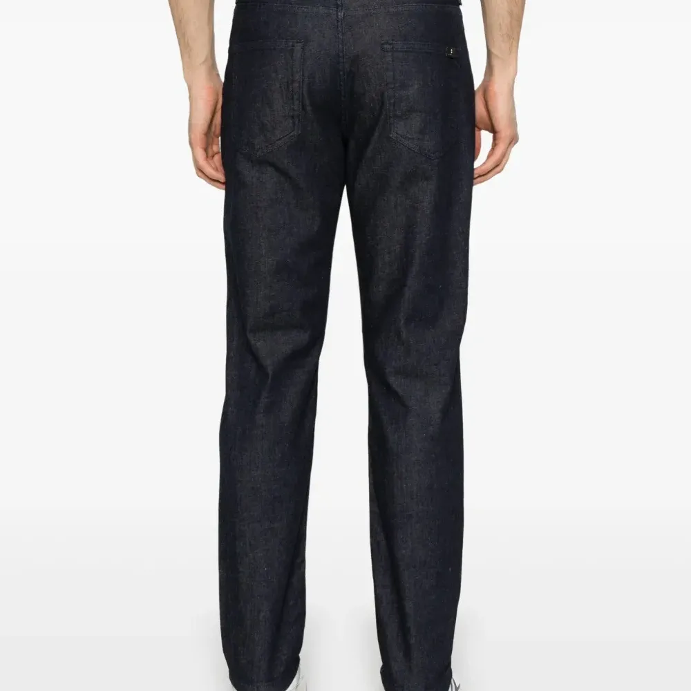 Джинсы с нашивкой-логотипом Джинсы с нашивкой-логотипом