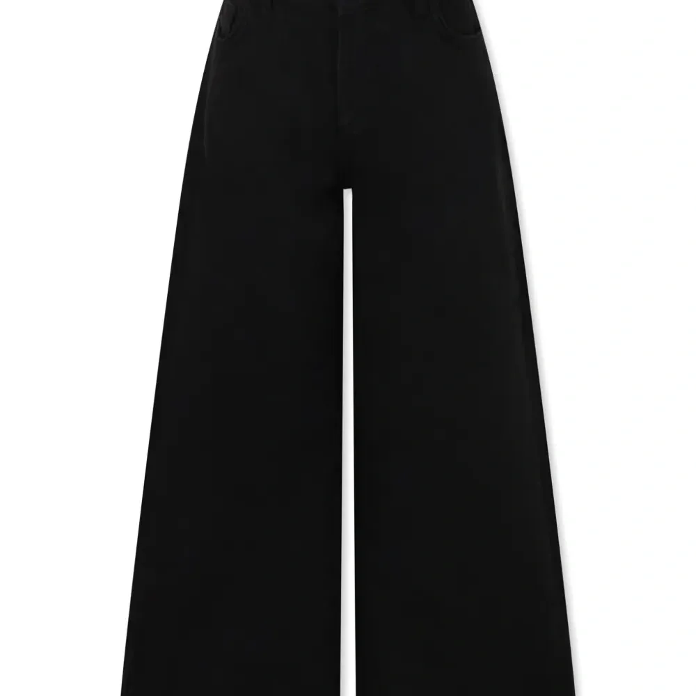 Широкие джинсы