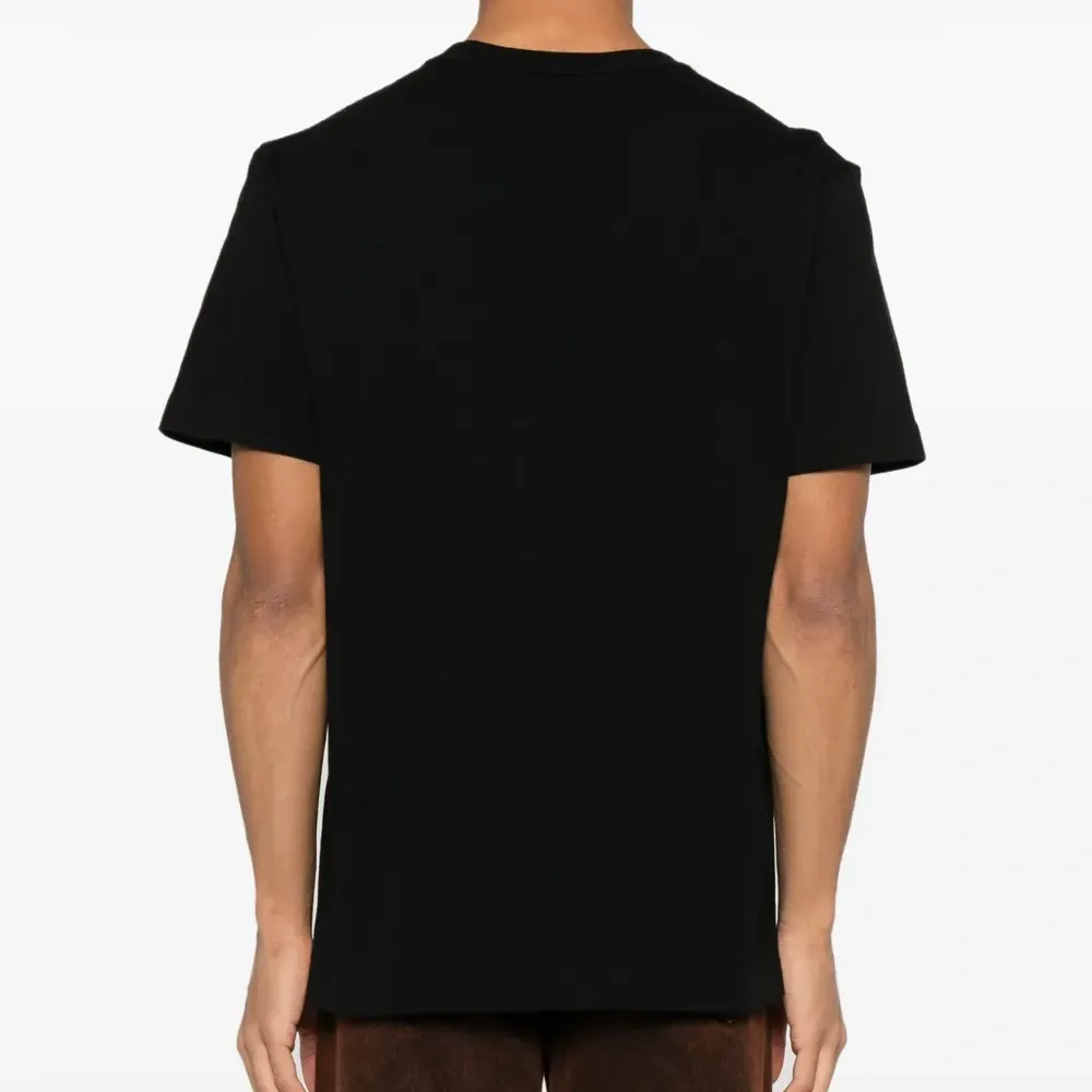 Футболка с тисненым логотипом