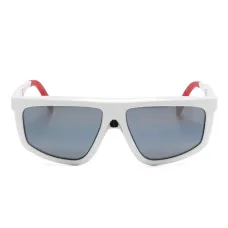 Солнцезащитные очки в массивной оправе