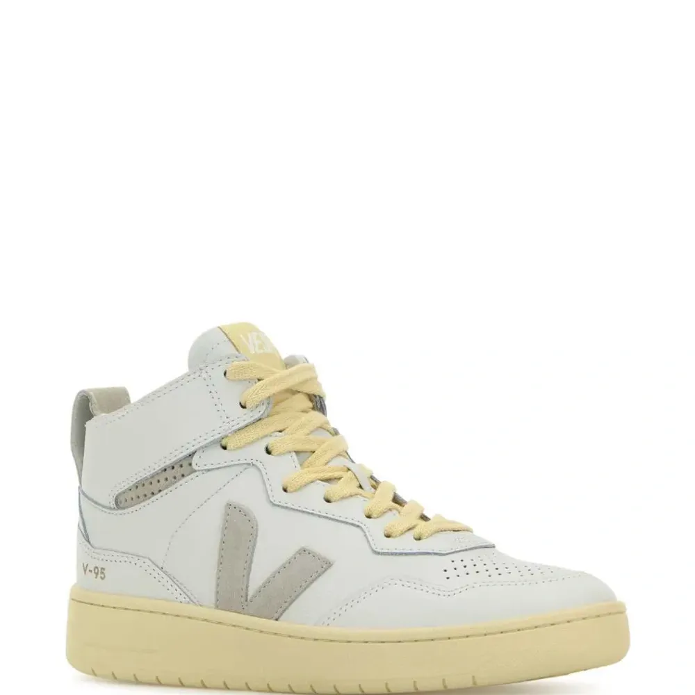 Кроссовки V-95