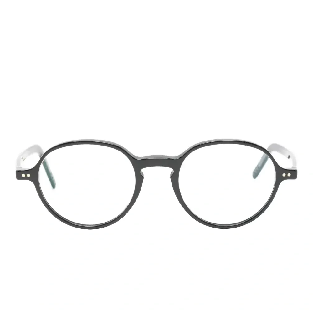 Очки в круглой оправе