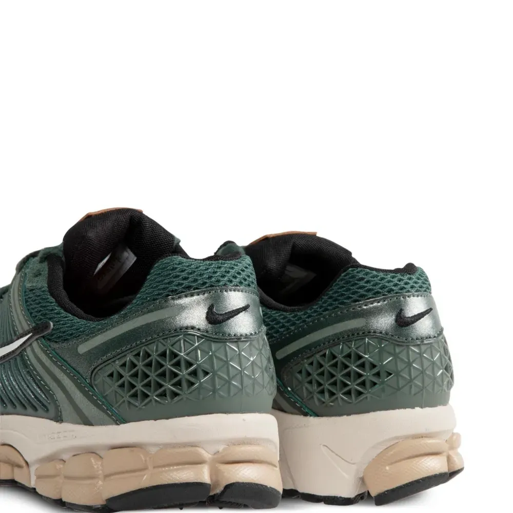 Кроссовки Vomero 5