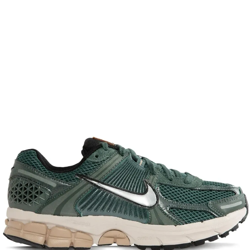 Кроссовки Vomero 5