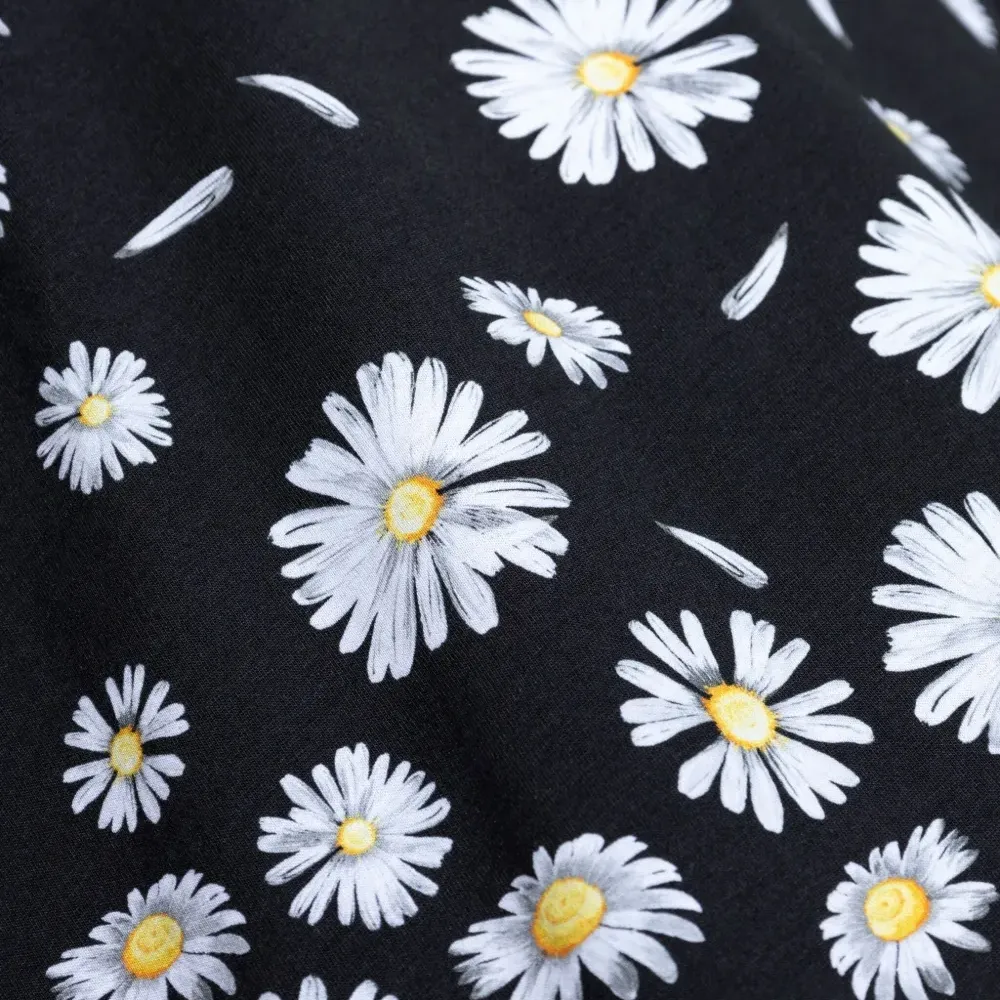 Футболка с цветочным принтом Футболка с цветочным принтом