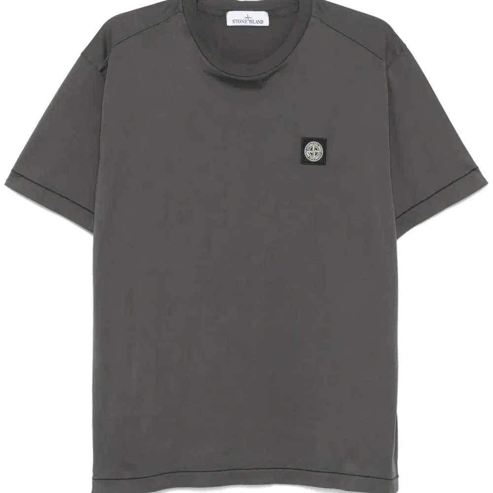 Футболка с нашивкой Compass