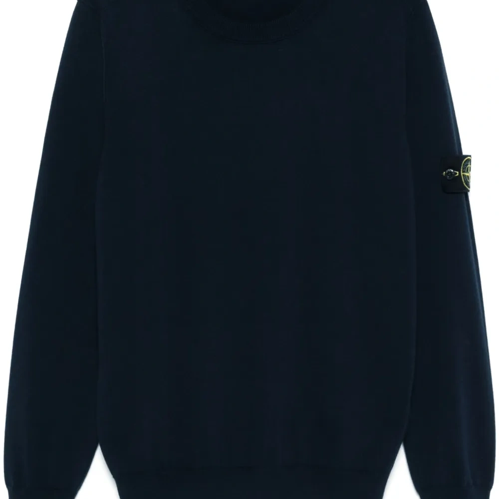 Свитер с круглым вырезом