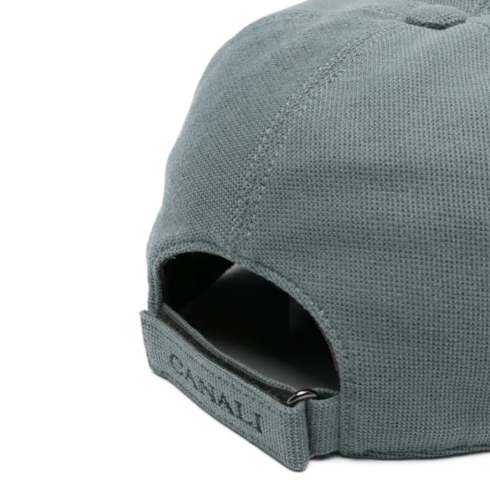 Бейсболка с вышитым логотипом Бейсболка с вышитым логотипом