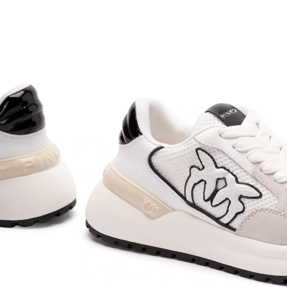 Кроссовки в двух тонах