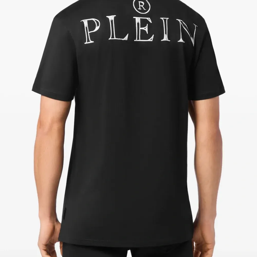 Футболка Skull & Bones