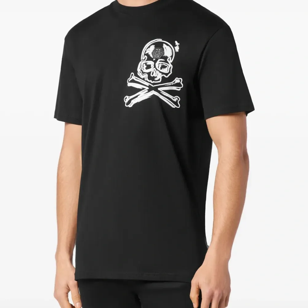 Футболка Skull & Bones