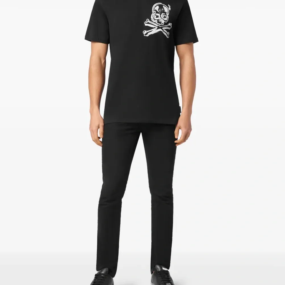 Футболка Skull & Bones